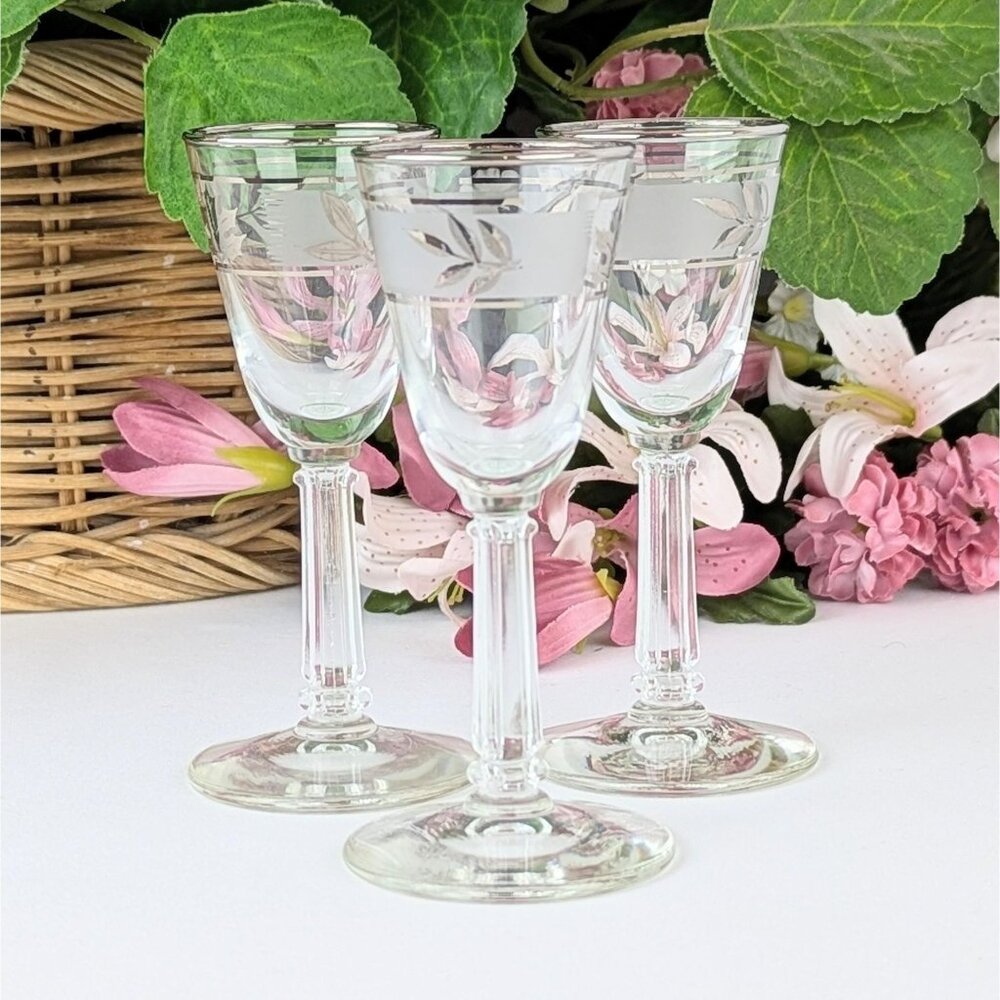 Set of 5 Vintage Libbey Silver Leaf Cordial Glasses 1960s Aperitif MCM Barware